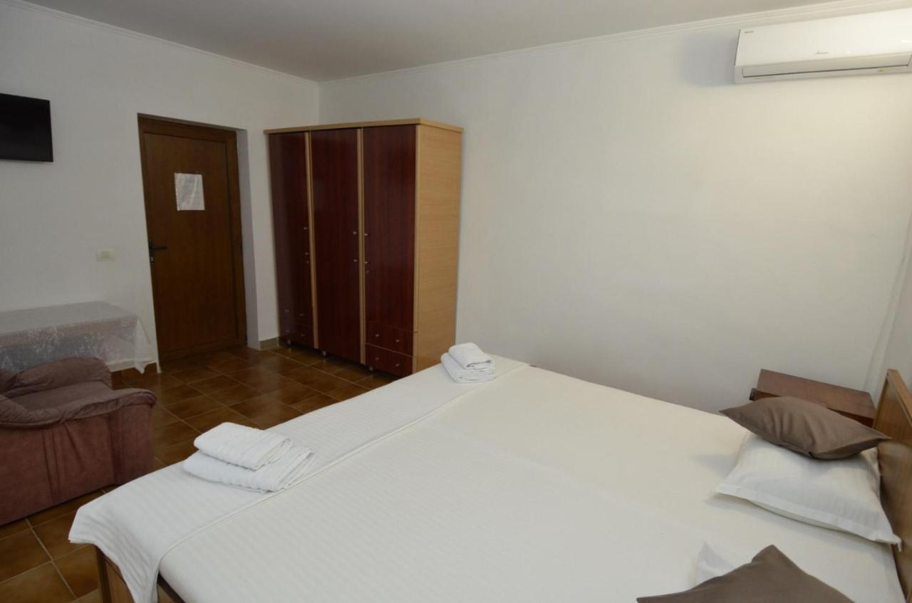 Vila Calypso Apartment Costinesti Ngoại thất bức ảnh