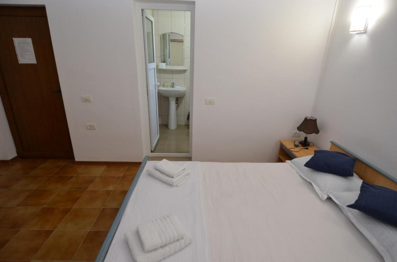 Vila Calypso Apartment Costinesti Ngoại thất bức ảnh